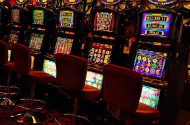 Wild Fireworks slot game interface on elemenbet showing reels and bet controls